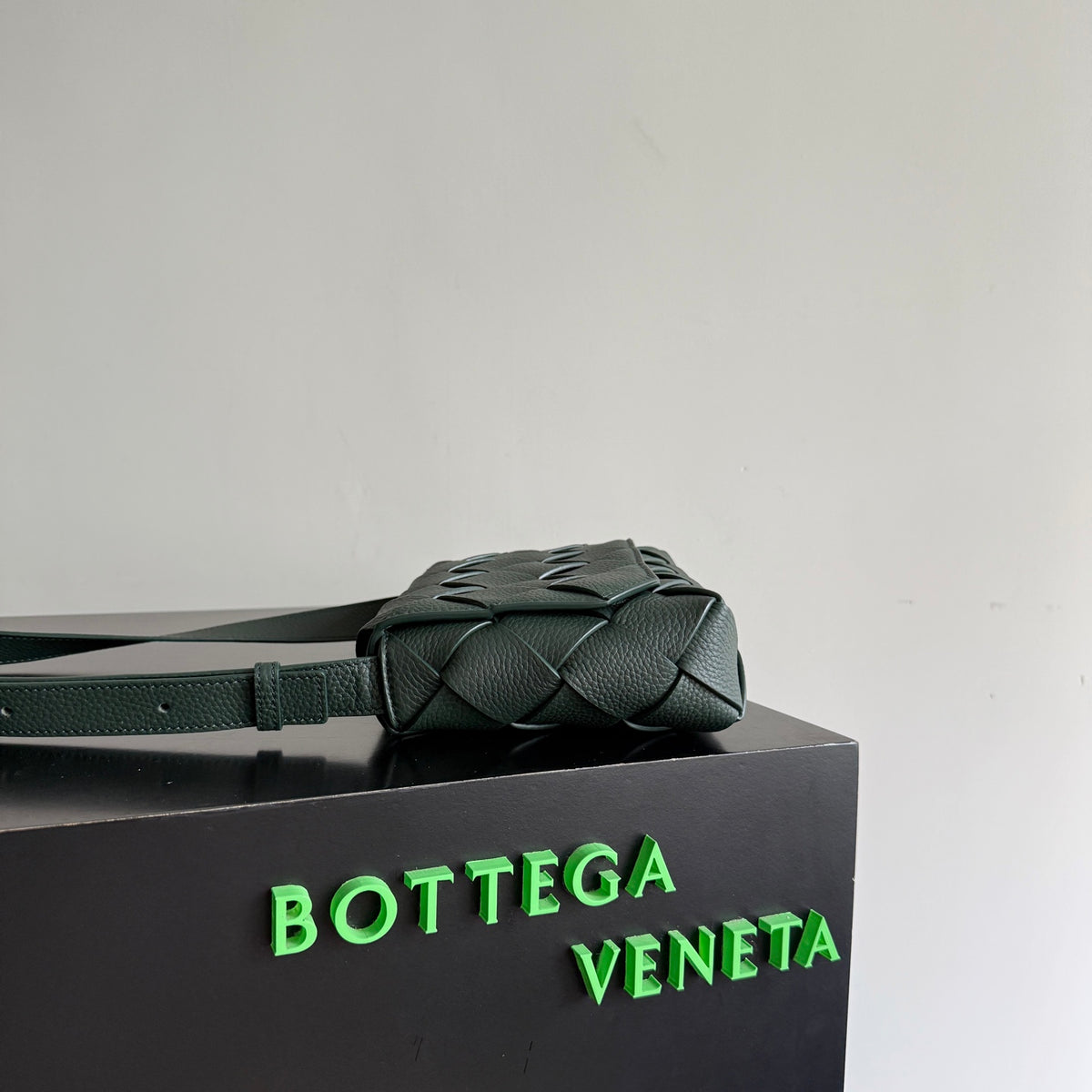 Bottega Veneta 795637 Black Designer Handbag - detail image 3