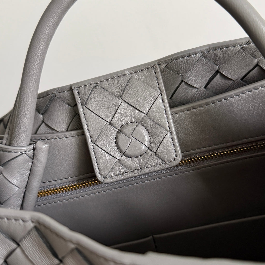 Bottega Veneta 743572 White Designer Handbag - detail image 8