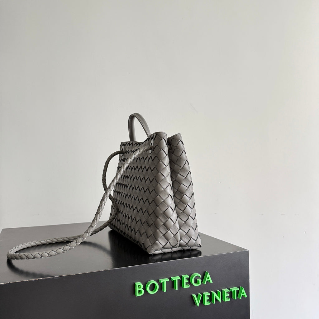 Bottega Veneta 743572 White Designer Handbag - detail image 3