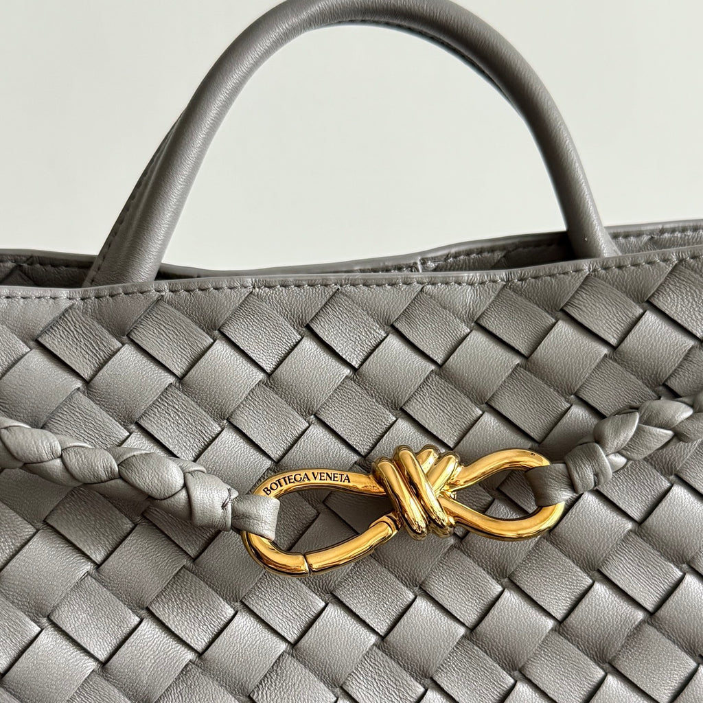 Bottega Veneta 743572 White Designer Handbag - detail image 2