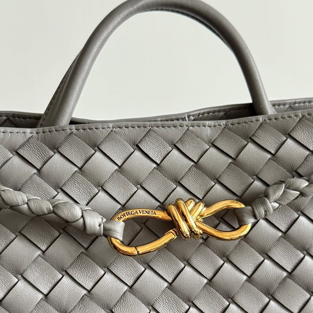 Bottega Veneta 743572 White Designer Handbag - detail image 2