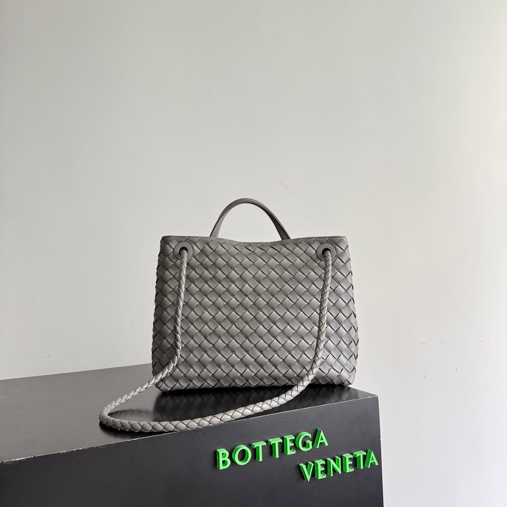 Bottega Veneta 743572 White Designer Handbag - detail image 4
