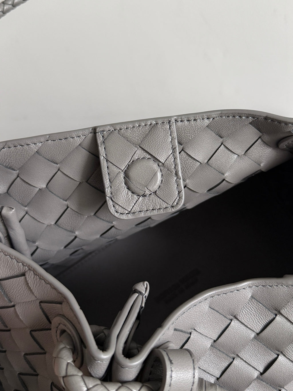 Bottega Veneta 835921 Black Designer Handbag - detail image 7