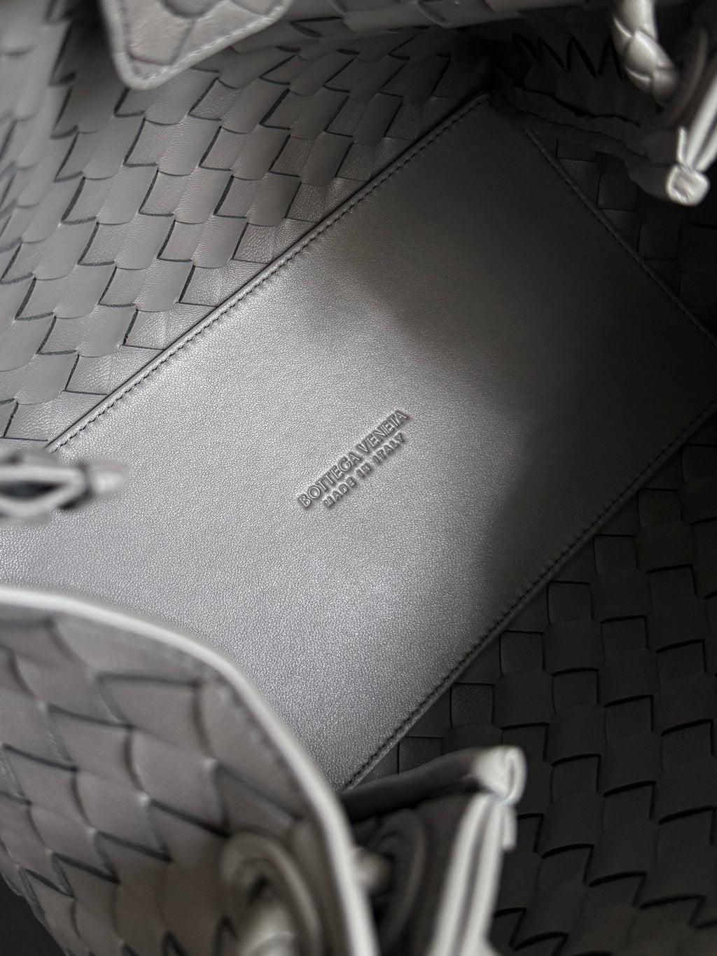 Bottega Veneta 835921 Black Designer Handbag - detail image 8