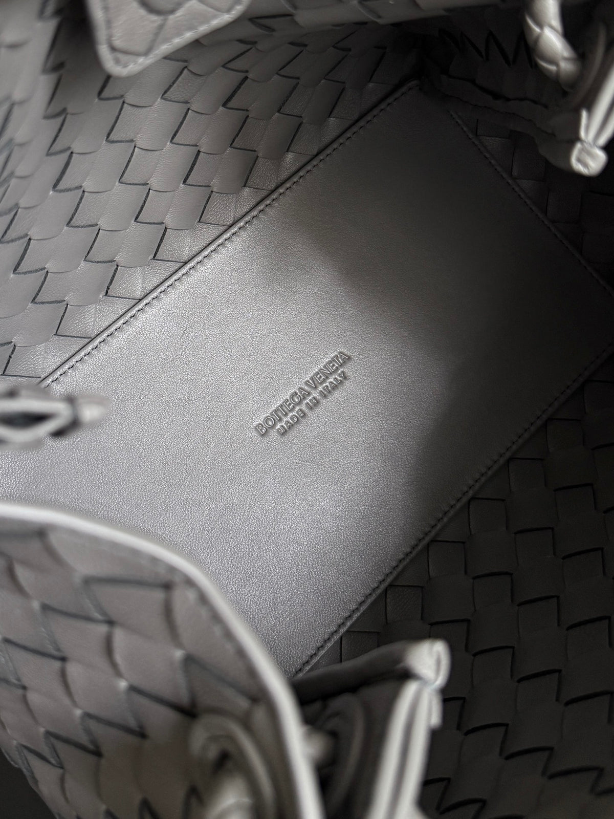 Bottega Veneta 835921 Black Designer Handbag - detail image 8