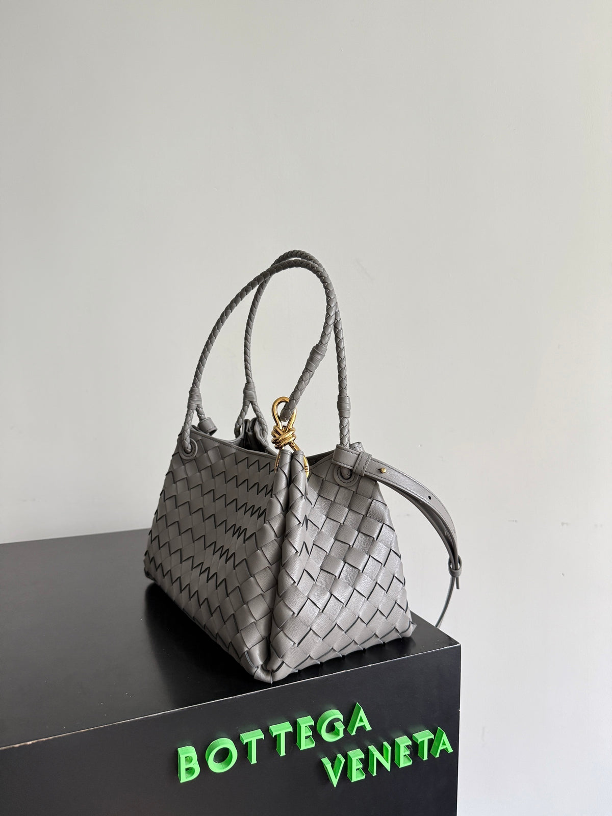 Bottega Veneta 835921 Black Designer Handbag - detail image 2