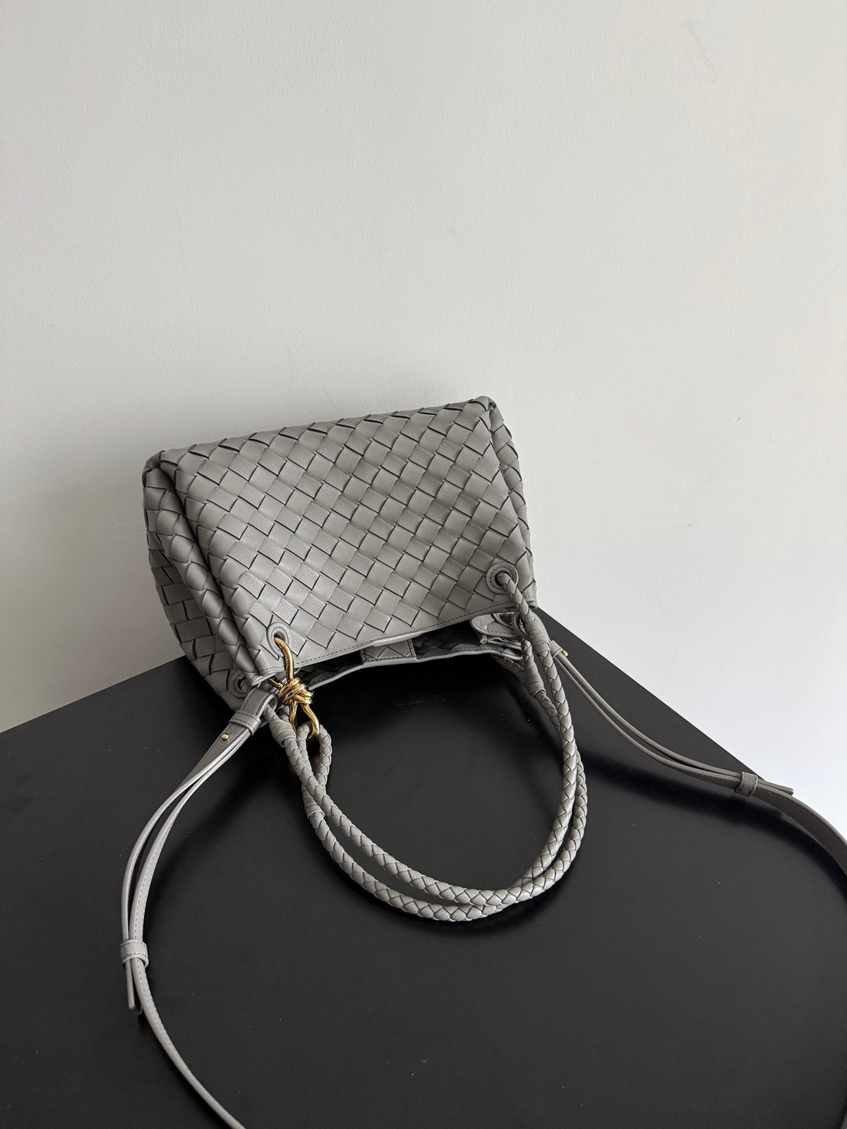 Bottega Veneta 835921 Black Designer Handbag - detail image 6
