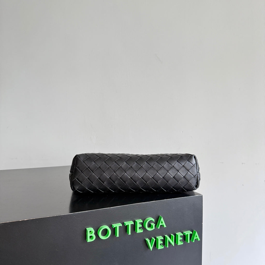 Bottega Veneta 876344 Black Pouch Bag - detail image 3