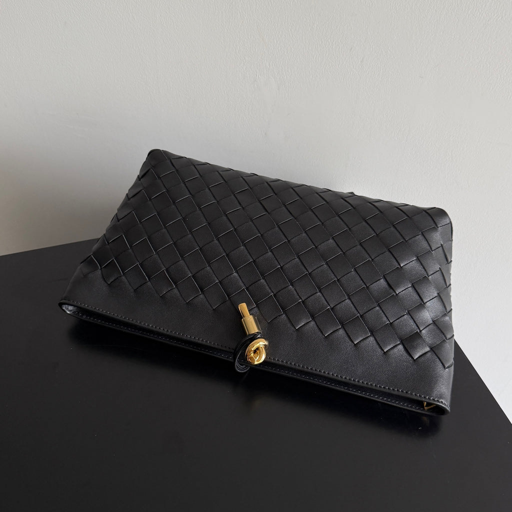 Bottega Veneta 876344 Black Pouch Bag - detail image 5