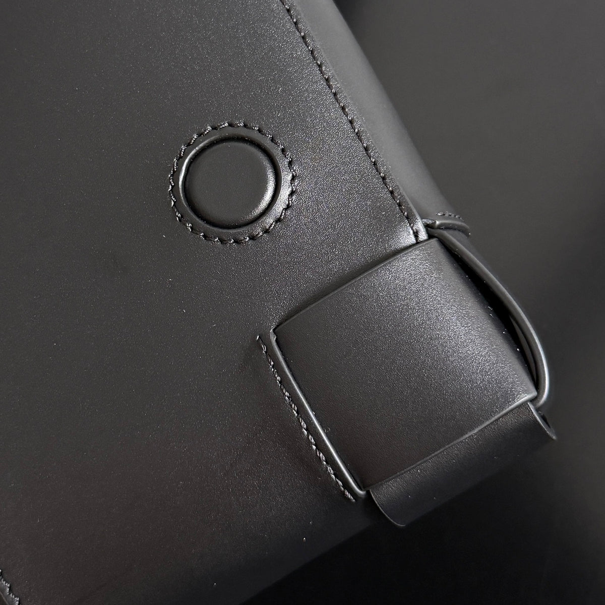 Bottega Veneta 867404 Black Designer Handbag Edition 3 - detail image 5