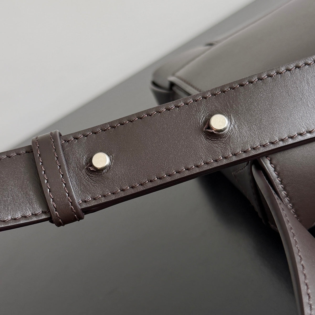 Bottega Veneta 867404 Black Designer Handbag Edition 2 - detail image 3