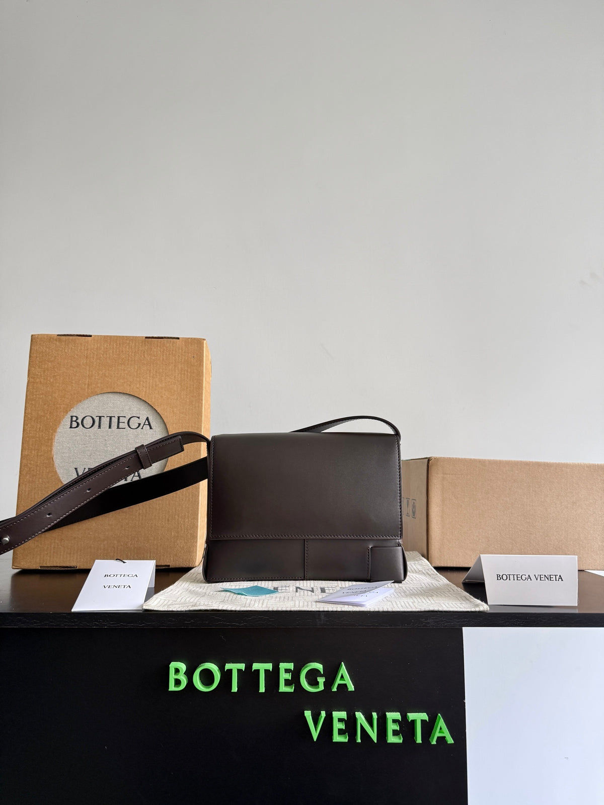 Bottega Veneta Brown Designer Handbag Edition 12