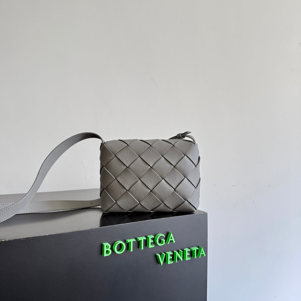 Bottega Veneta 795637 Black Designer Handbag Edition 2 - detail image 3
