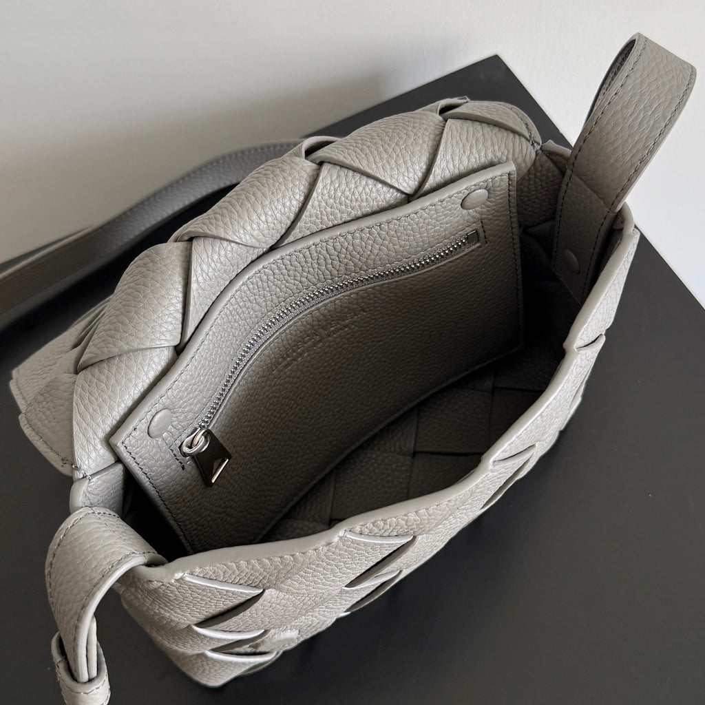 Bottega Veneta 795637 Black Designer Handbag Edition 2 - detail image 7