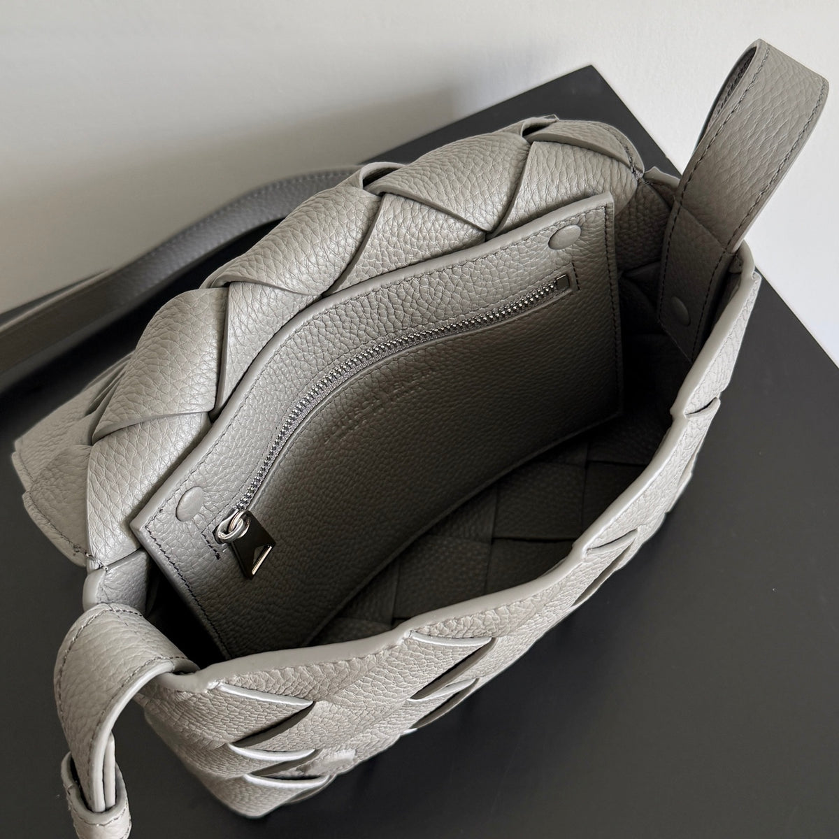 Bottega Veneta 795637 Black Designer Handbag Edition 2 - detail image 7