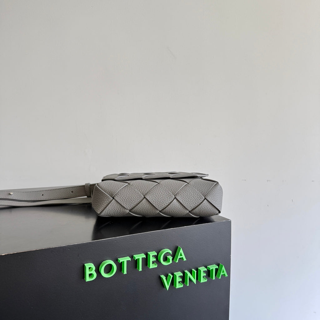 Bottega Veneta 795637 Black Designer Handbag Edition 2 - detail image 4