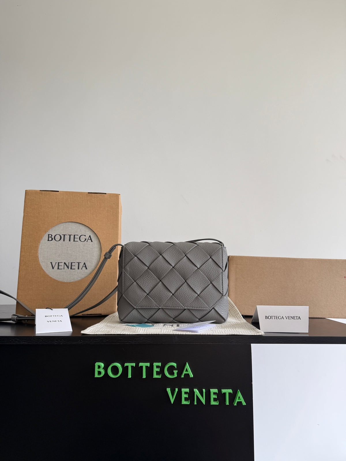 Bottega Veneta Black Designer Handbag Edition 185