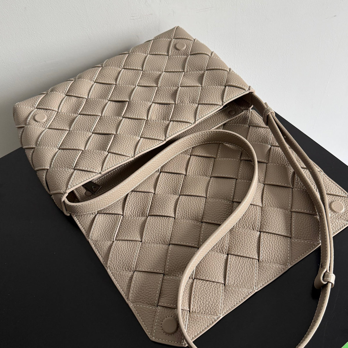 Bottega Veneta 815796 Gray Designer Handbag - detail image 6