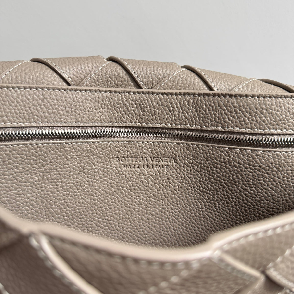 Bottega Veneta 815796 Gray Designer Handbag - detail image 7