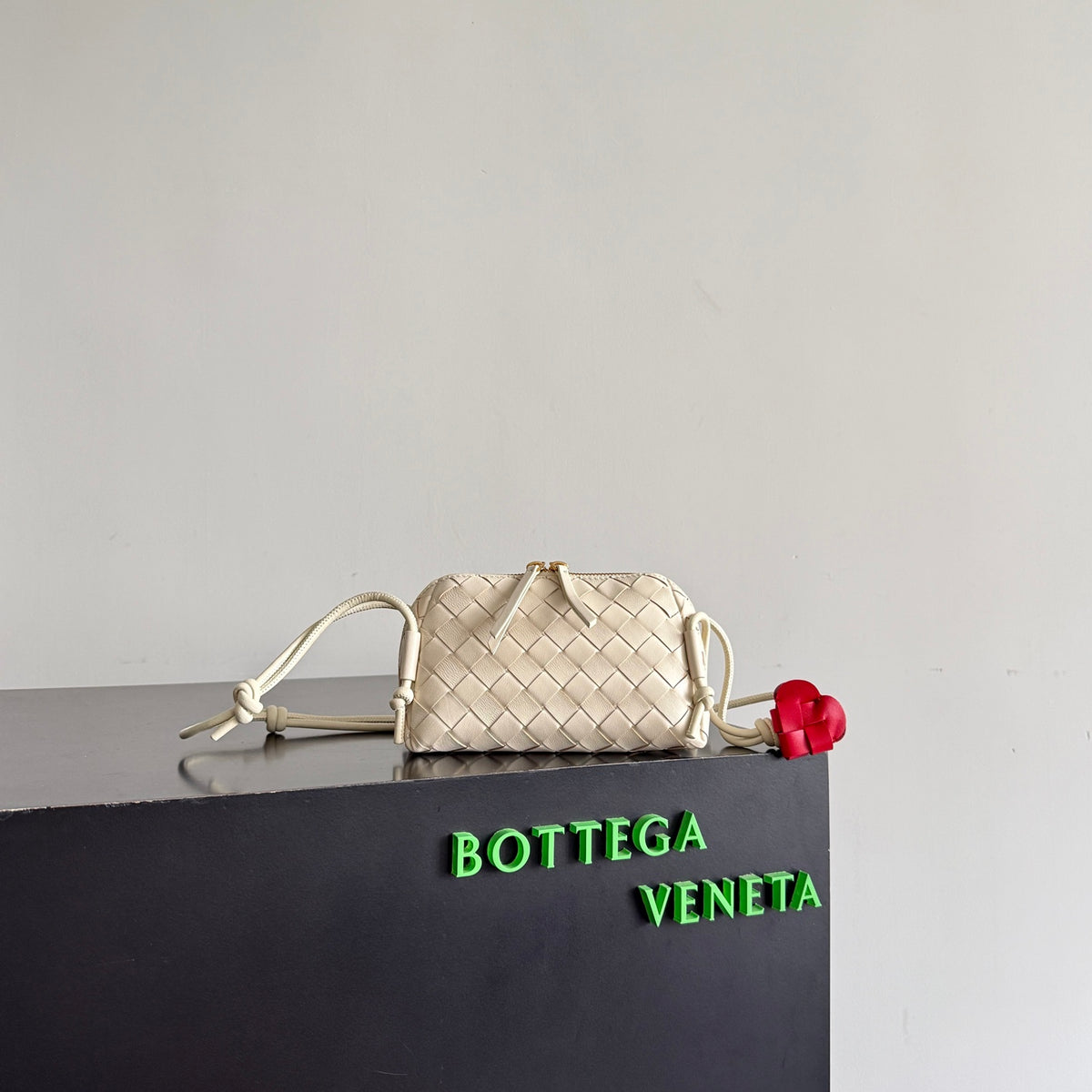 Bottega Veneta 794258 Black Pouch Bag