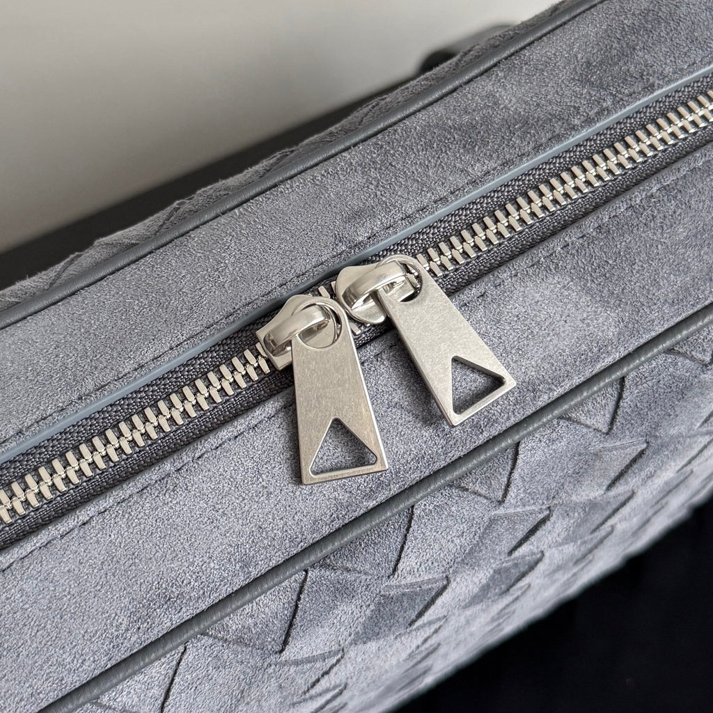 Bottega Veneta 755923 Black Designer Handbag - detail image 4