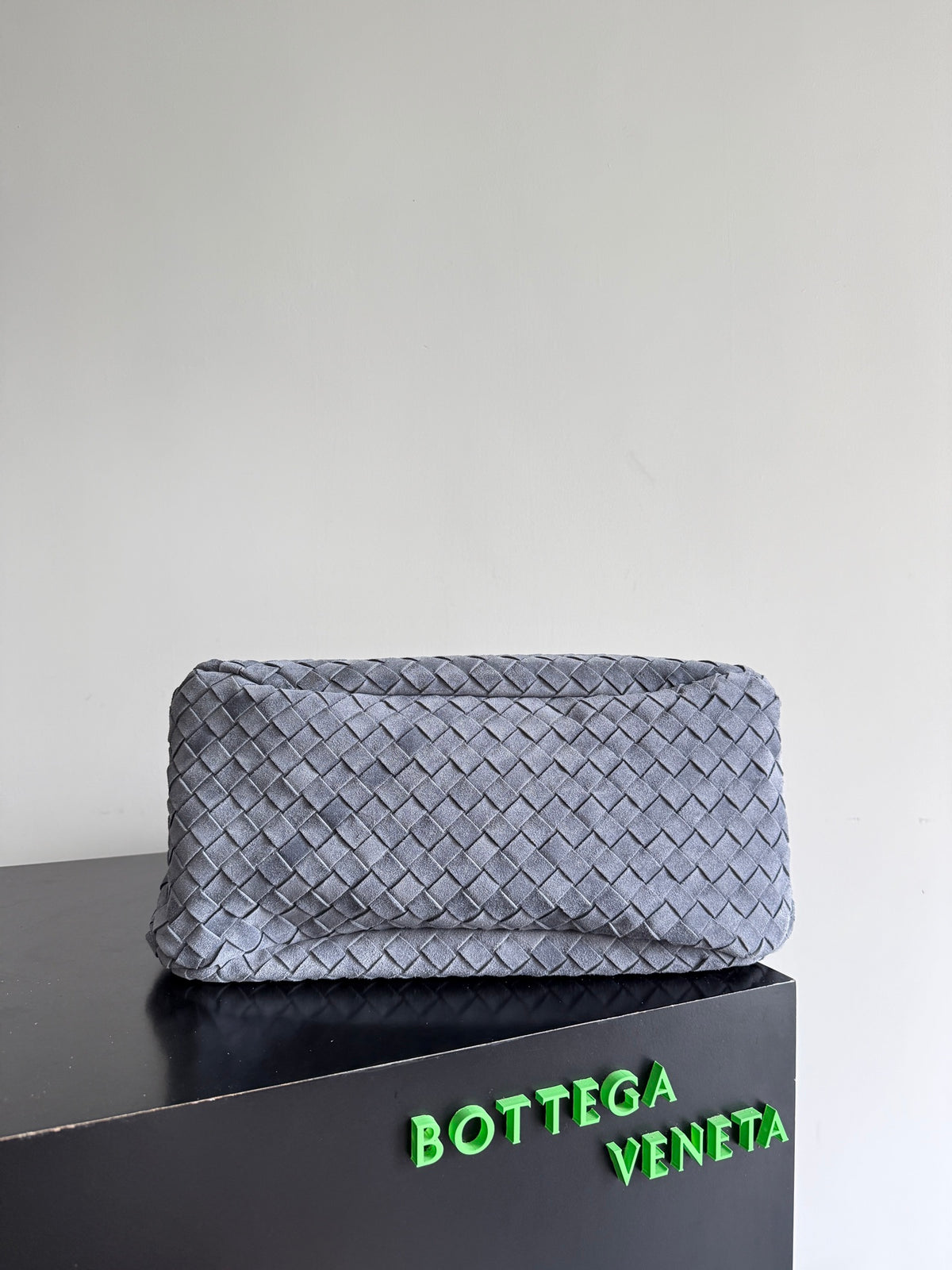 Bottega Veneta 844250 Black Designer Handbag - detail image 2