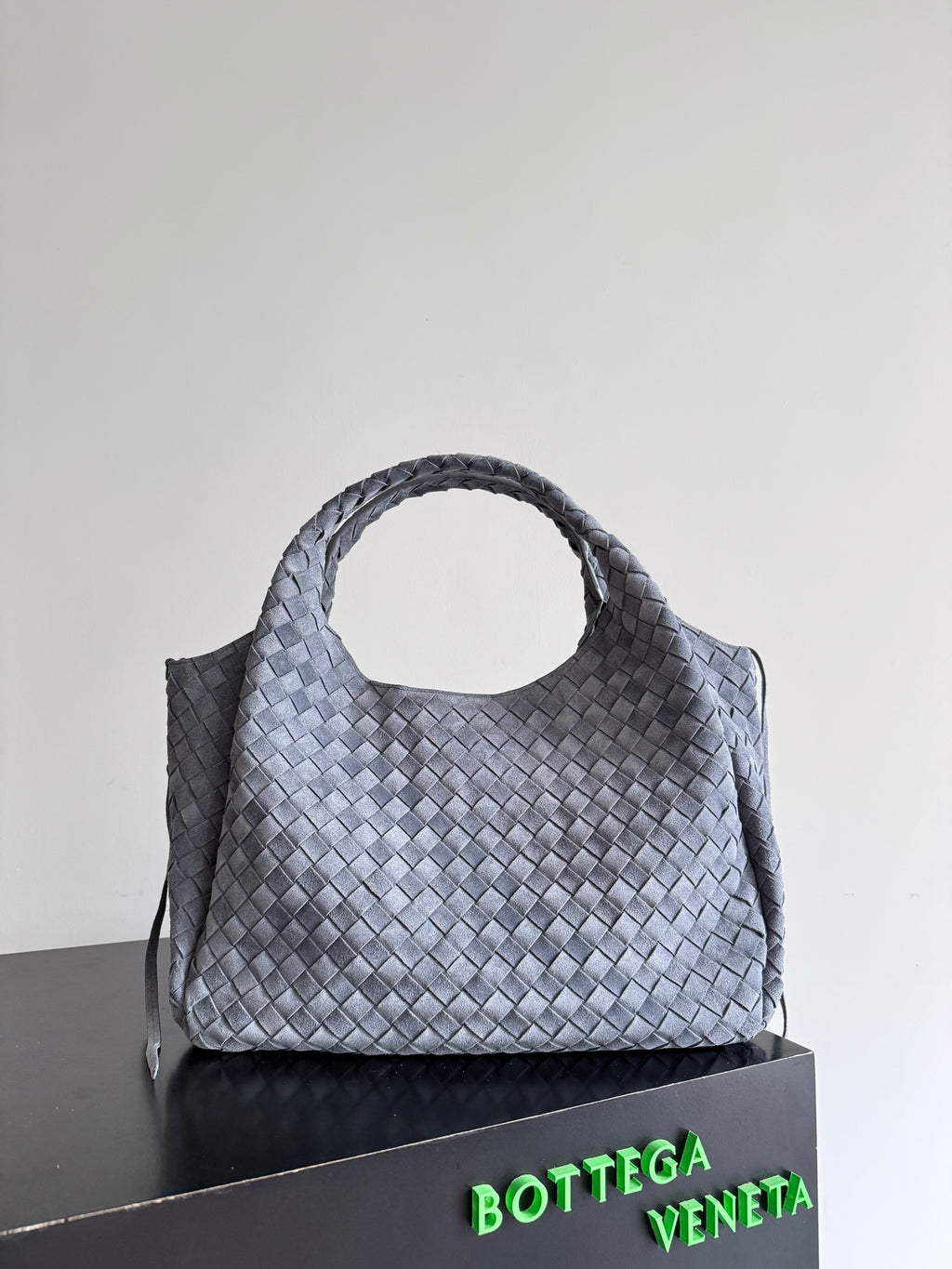 Bottega Veneta 844250 Black Designer Handbag - detail image 3