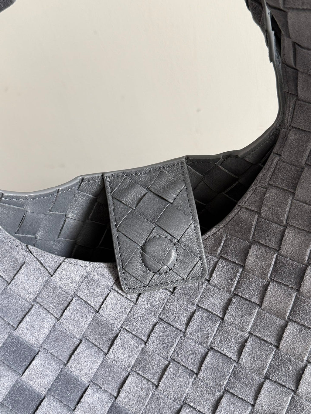 Bottega Veneta 844250 Black Designer Handbag - detail image 4