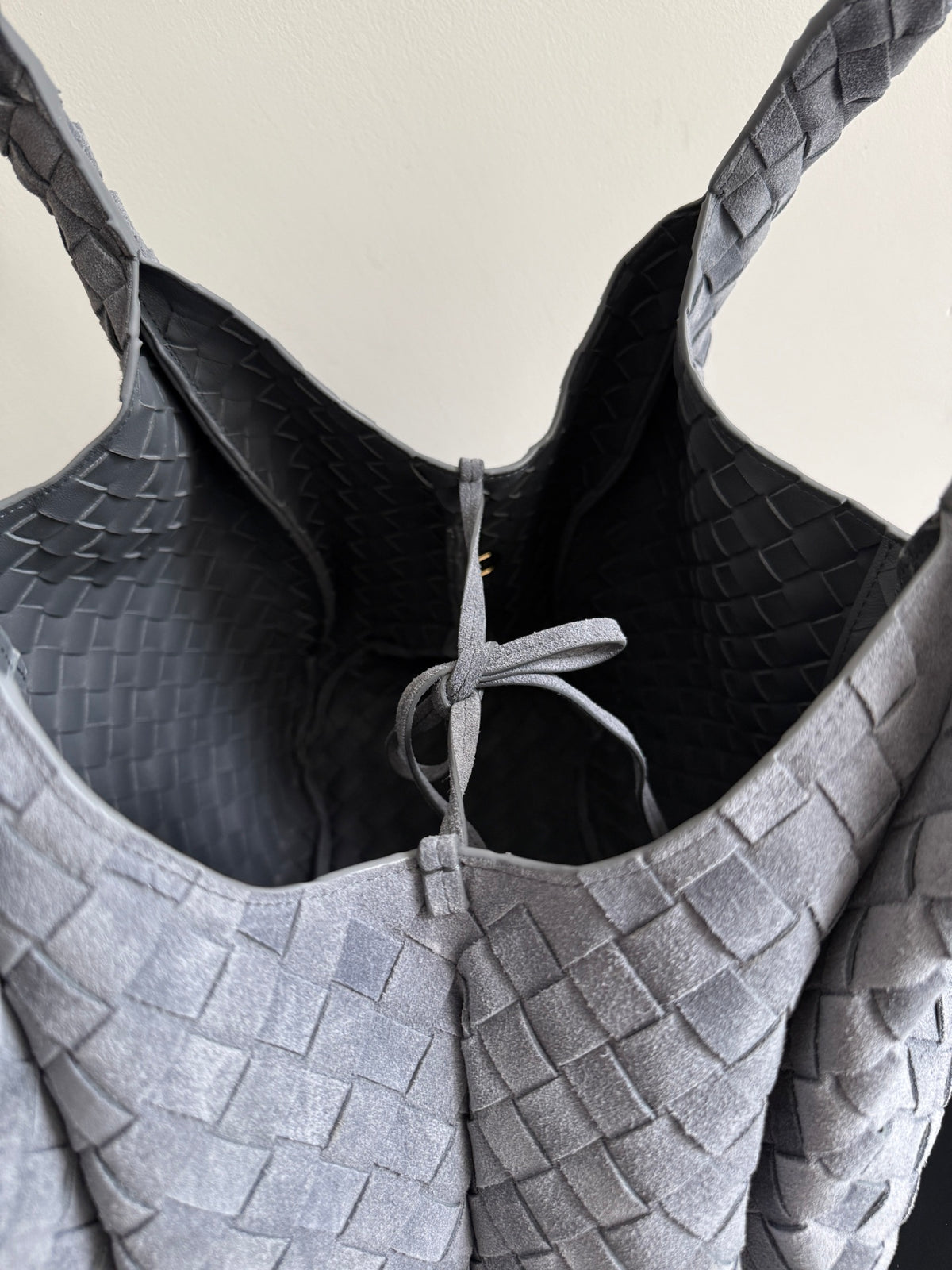 Bottega Veneta 844250 Black Designer Handbag - detail image 6