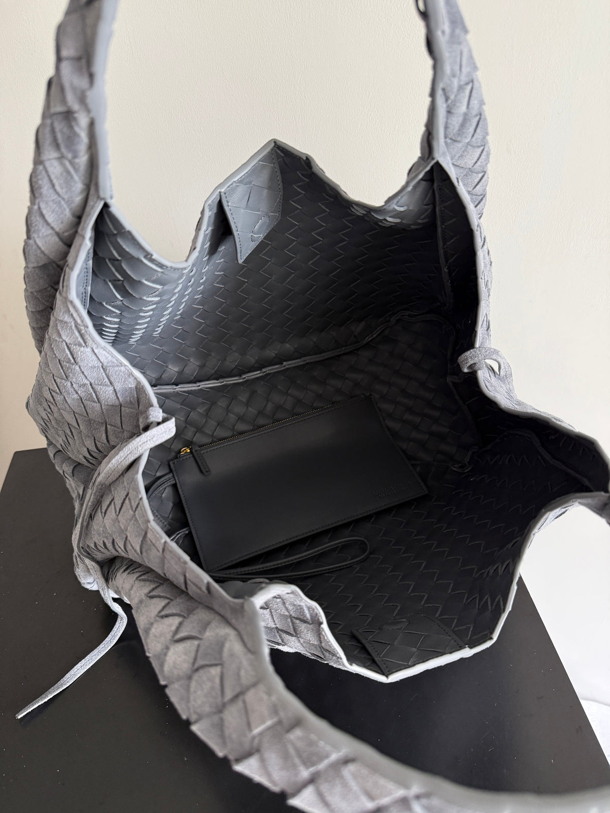 Bottega Veneta 844250 Black Designer Handbag - detail image 7