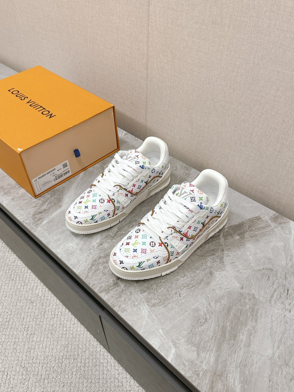 LOUIS VUITTON TRAINER SNEAKER IN WHITE MIX COLORFUL CALFSKIN