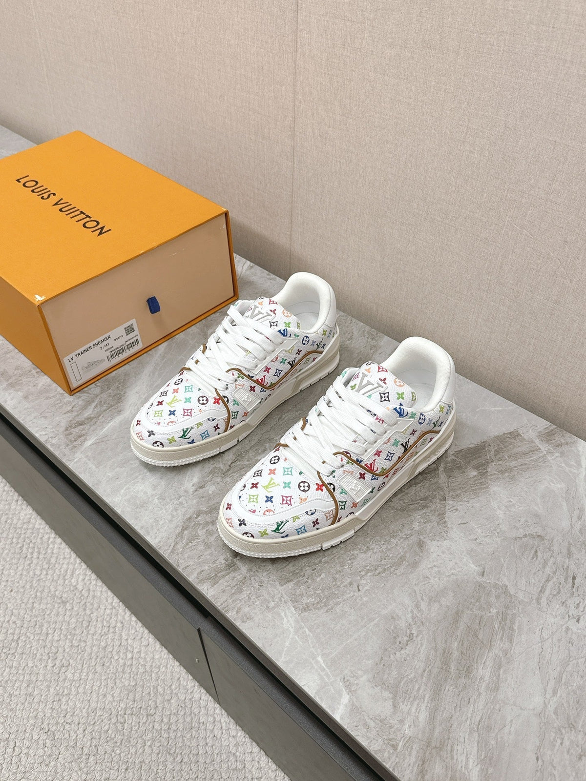 LOUIS VUITTON TRAINER SNEAKER IN WHITE MIX COLORFUL CALFSKIN