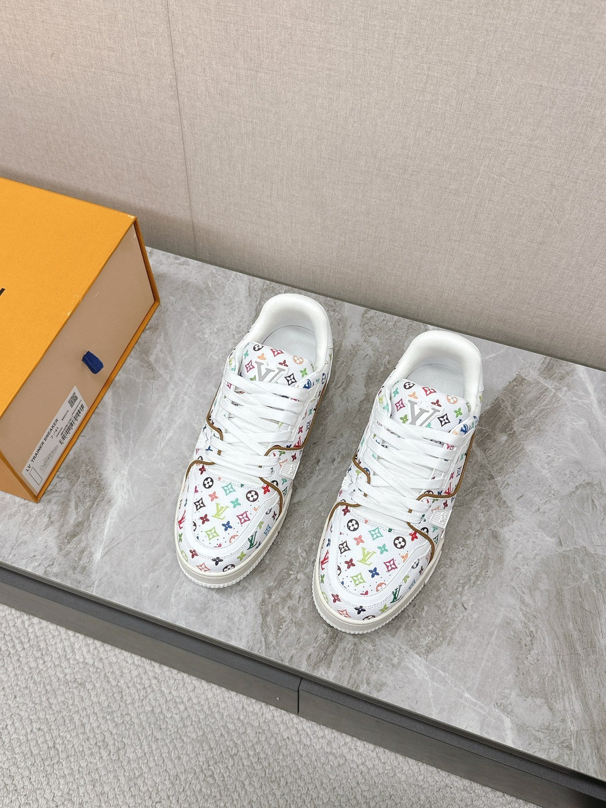LOUIS VUITTON TRAINER SNEAKER IN WHITE MIX COLORFUL CALFSKIN