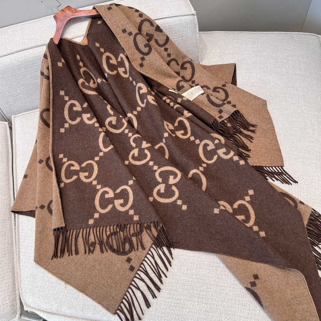 GUCCI PONCHO 200 CM IN CHOCOLATE BROWN MONOGRAM CASHMERE 405021