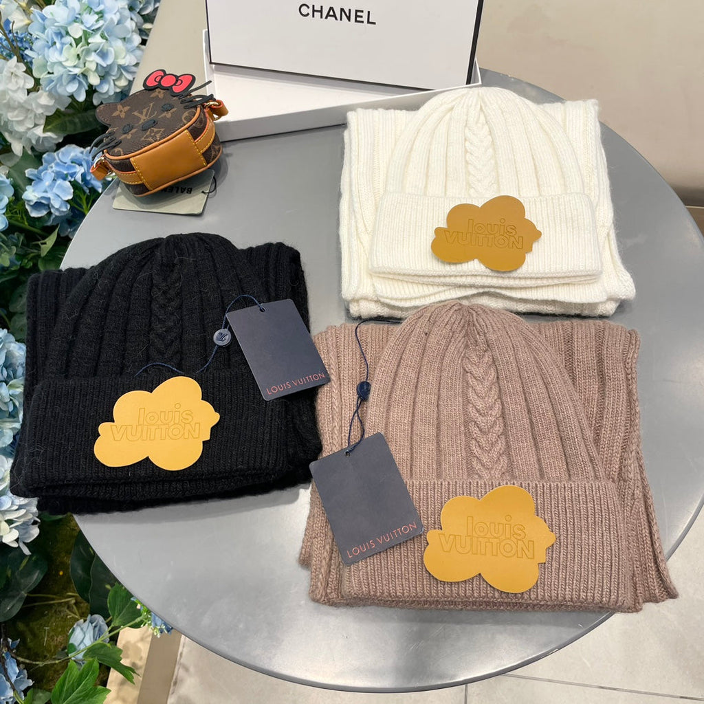 LOUIS VUITTON SET SCARF AND HAT IN BLACK WOOL 419147