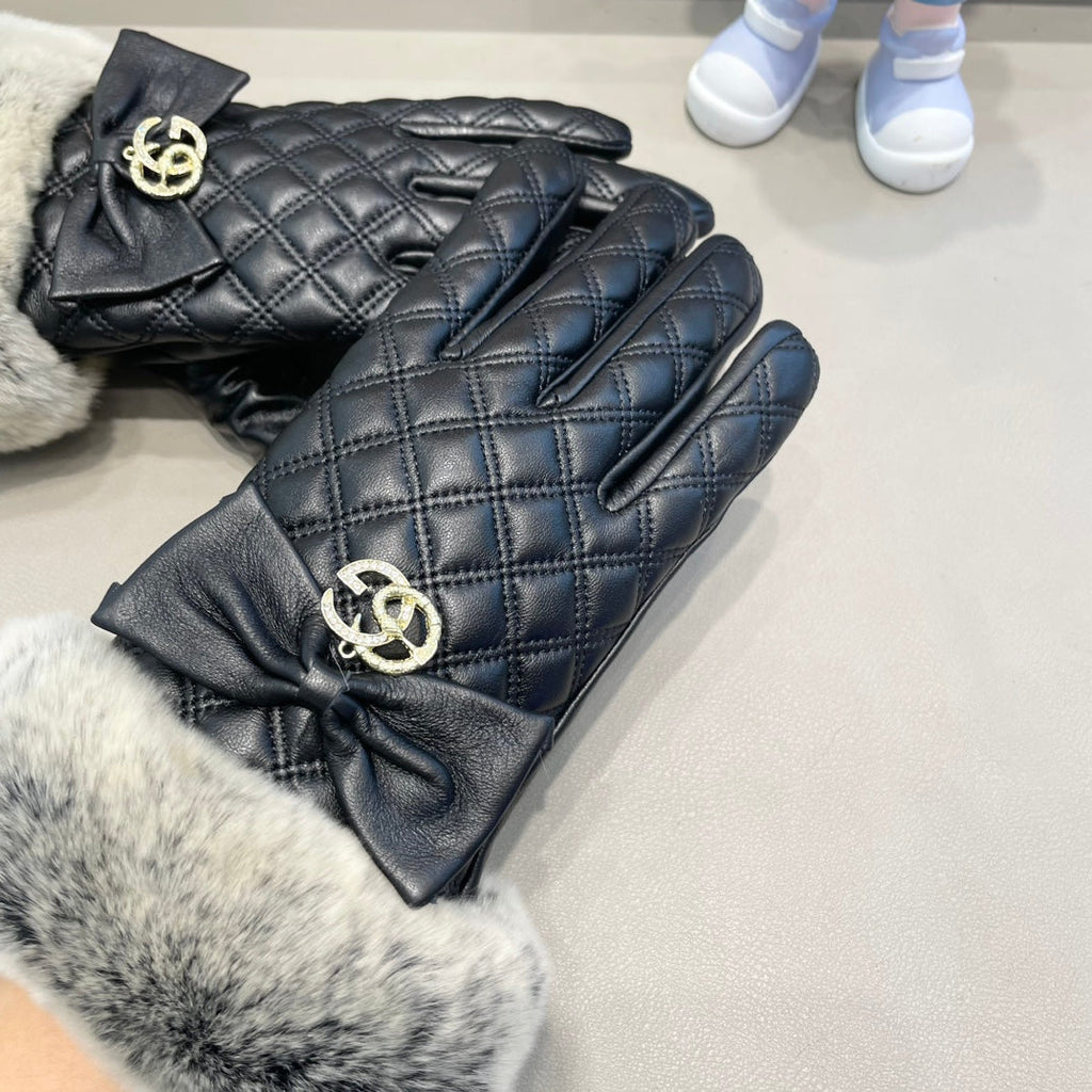 GUCCI GLOVES WITH BOW IN BLACK LAMBSKIN AND RABBIT FUR 432556
