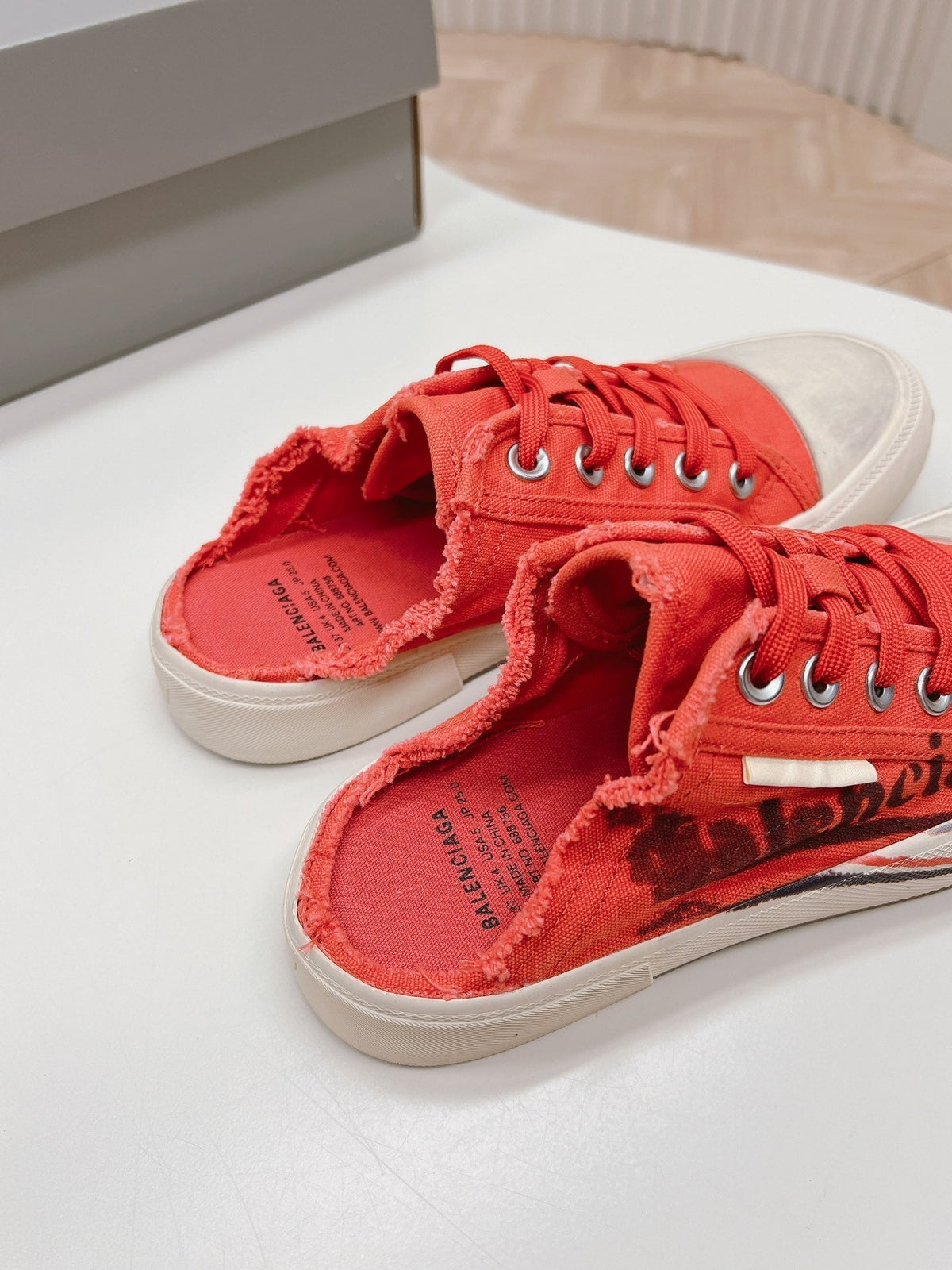 BALENCIAGA SNEAKER MULES IN RED CANVAS GRAFFITI LOGO