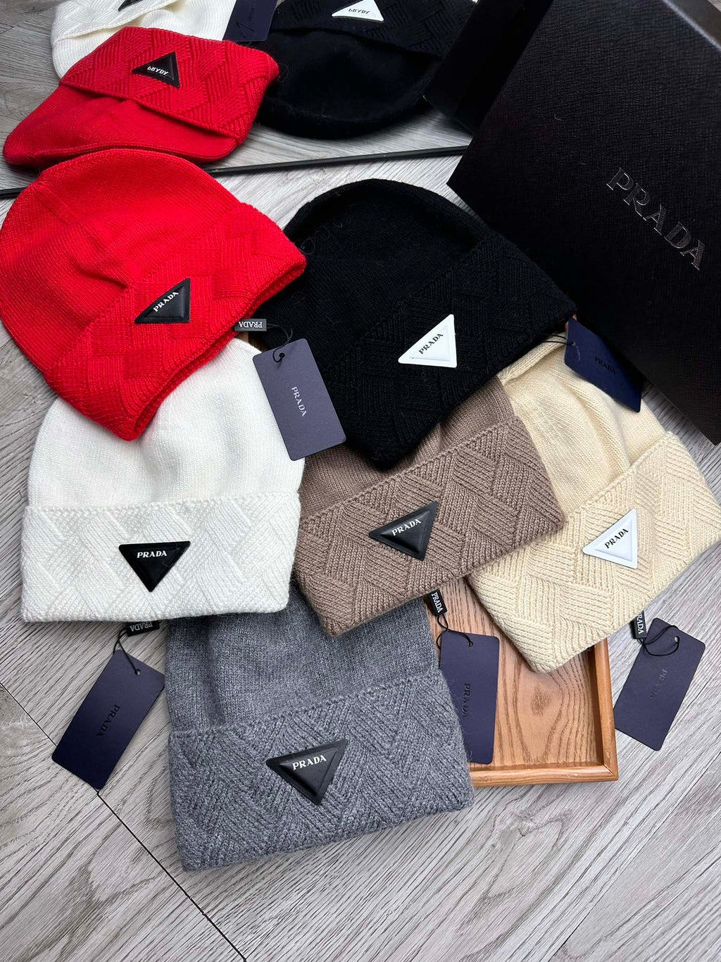 PRADA BEANIE HAT IN SHADOW GRAY WOOL AND RABBIT FUR 436396