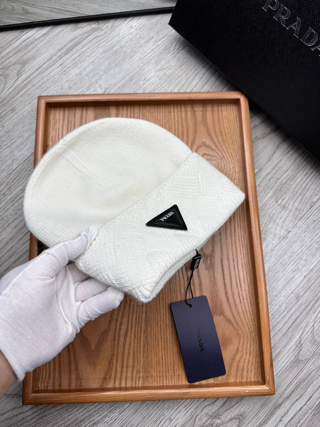 PRADA BEANIE HAT IN WHITE WOOL AND RABBIT FUR 342037