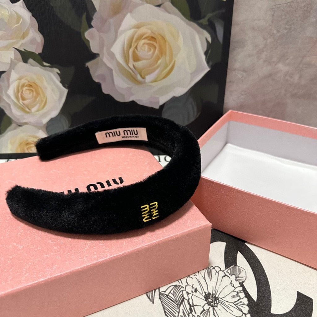 HEADBAND IN BLACK PLUSH FABRIC 423599