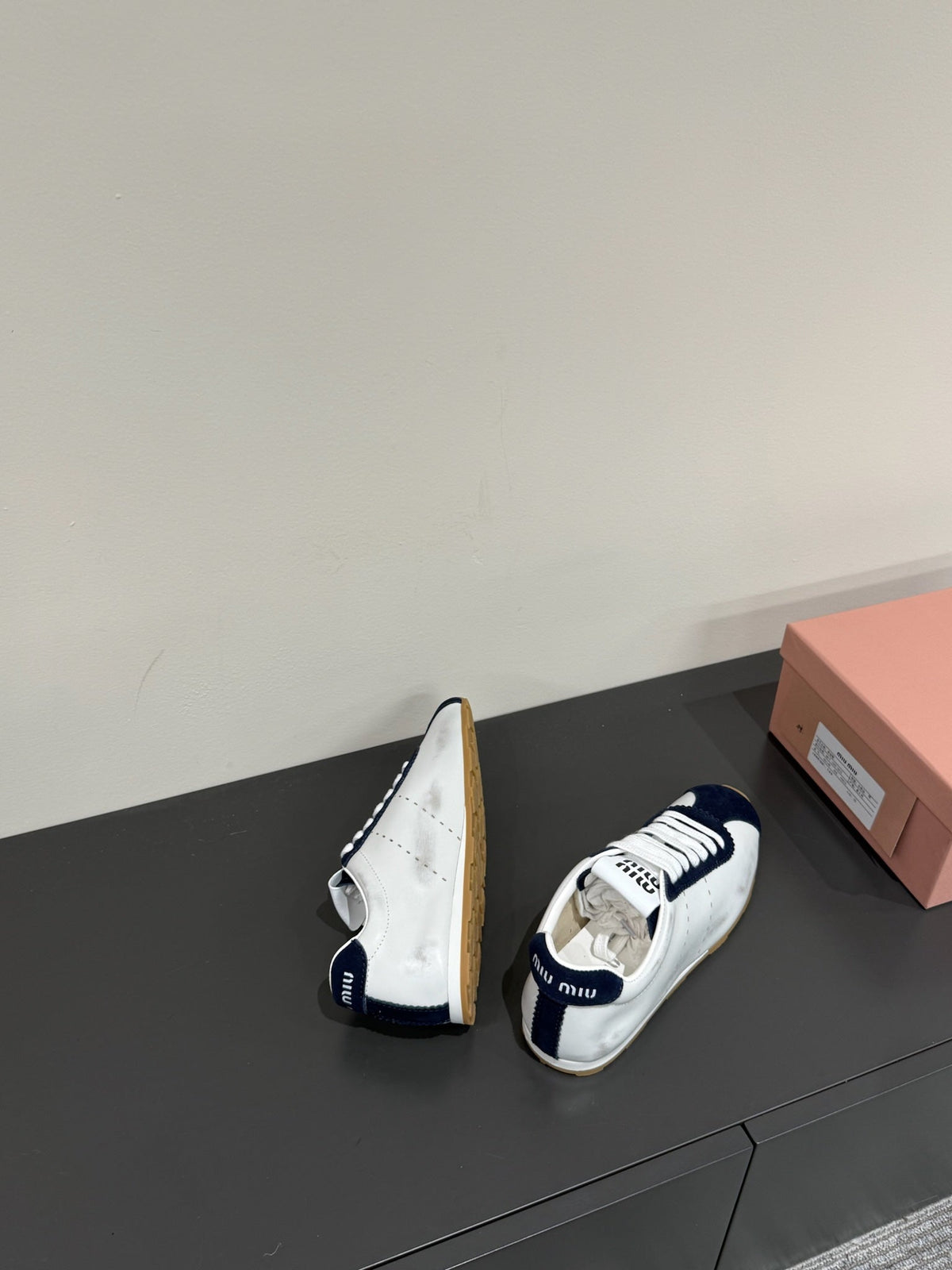 MIU MIU PLUME SNEAKERS IN WHITE NAPPA LAMBSKIN AND NAVY SUEDE