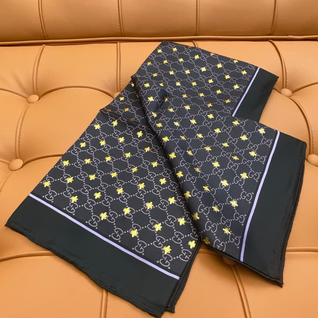 GUCCI 25S SCARF 90 IN SILK 709695