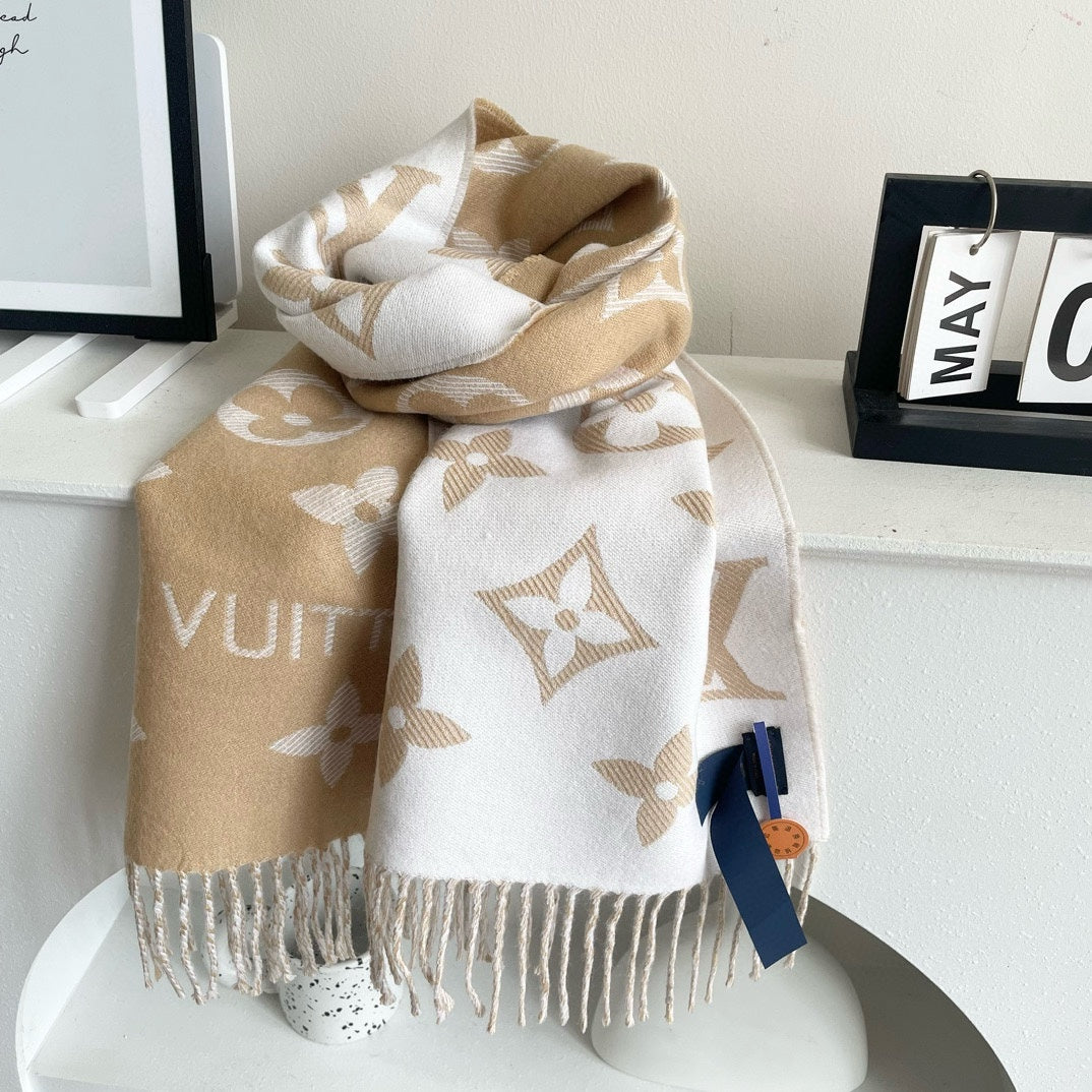 LOUIS VUITTON ESSENTIAL SCARF 186 CM IN CAMEL BEIGE WOOL 399775