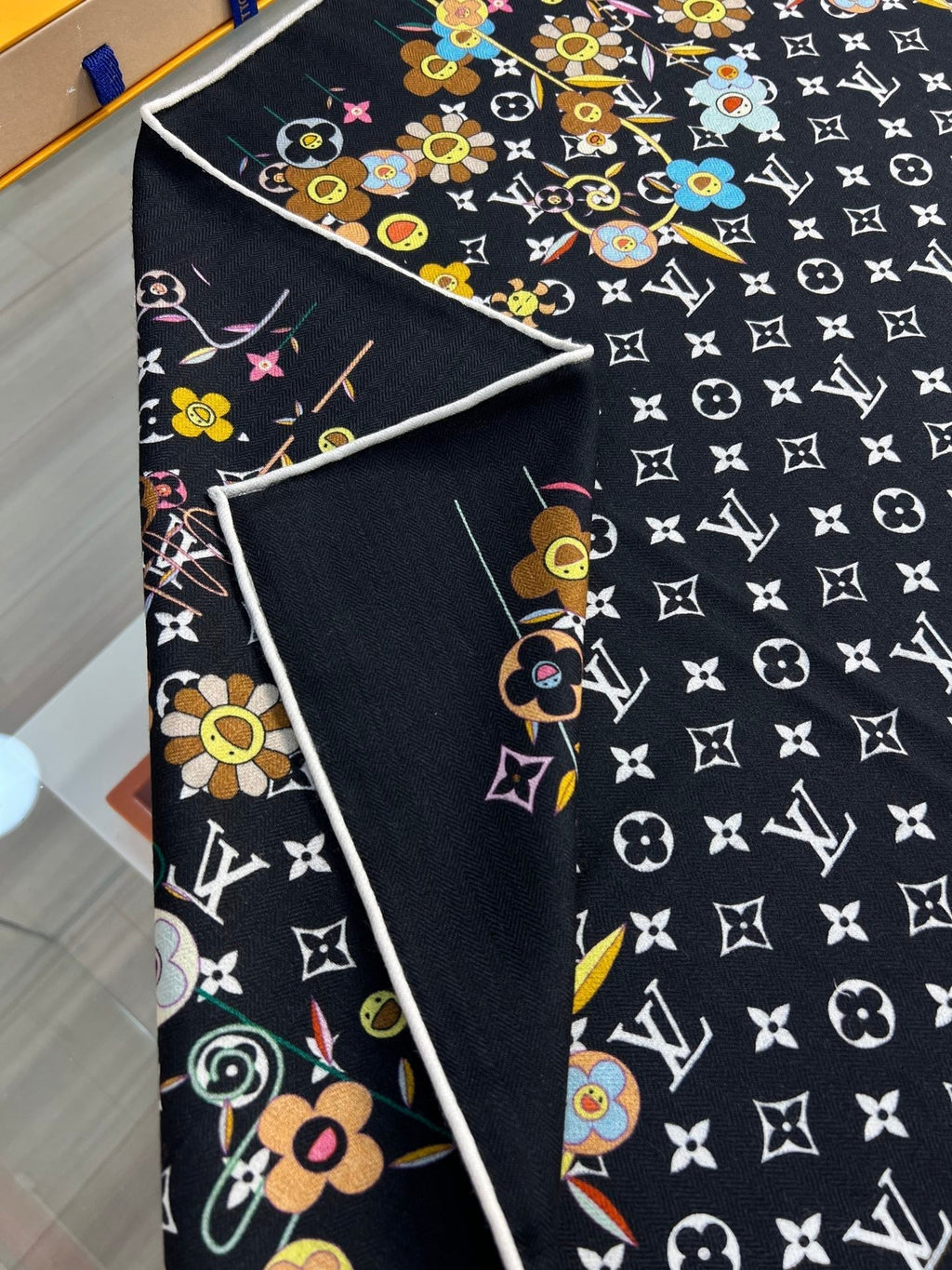 LOUIS VUITTON LV SCARF 135 CM IN WOOL MIX SILK 715459