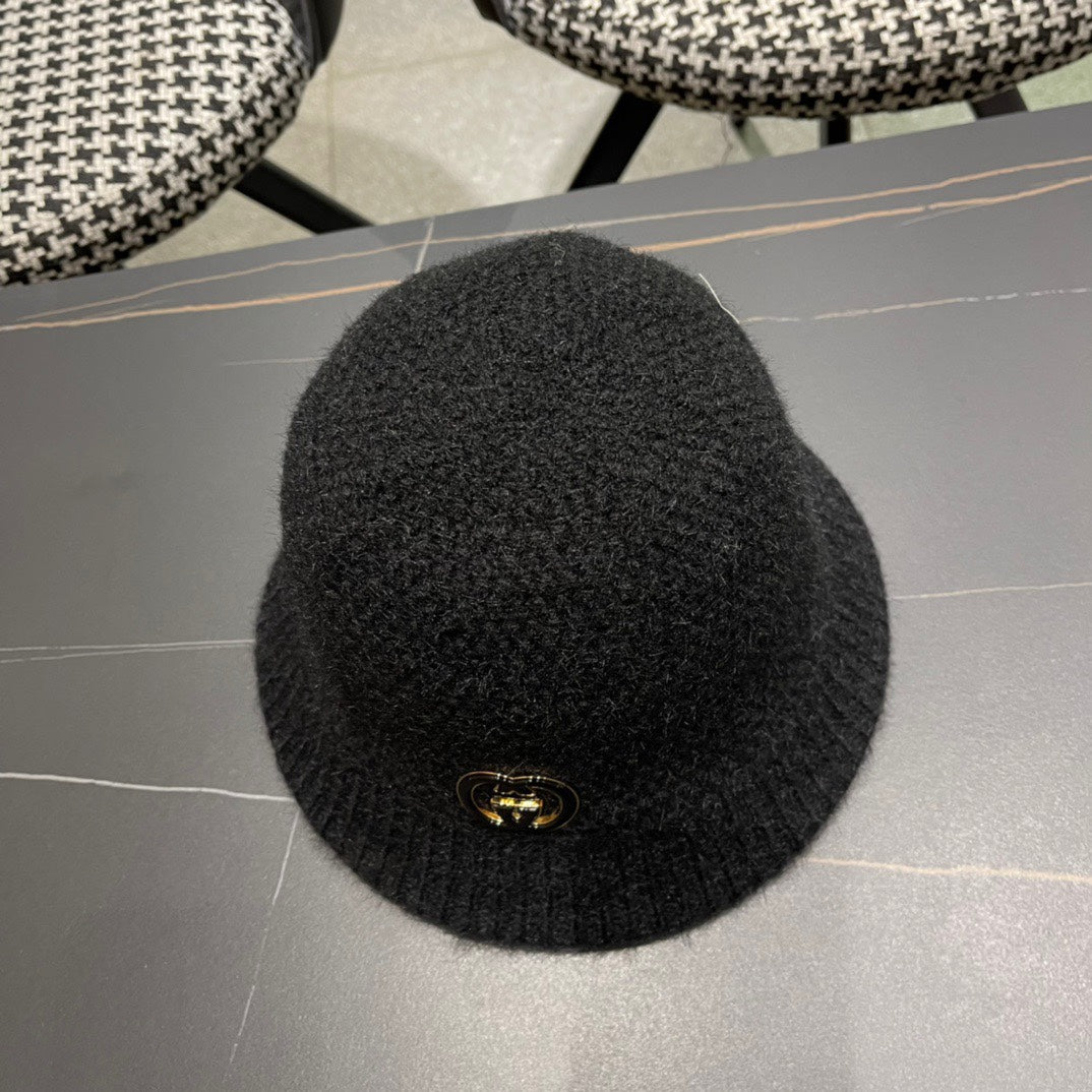 GUCCI BUCKET HAT IN BLACK WOOL PLUSH 399230