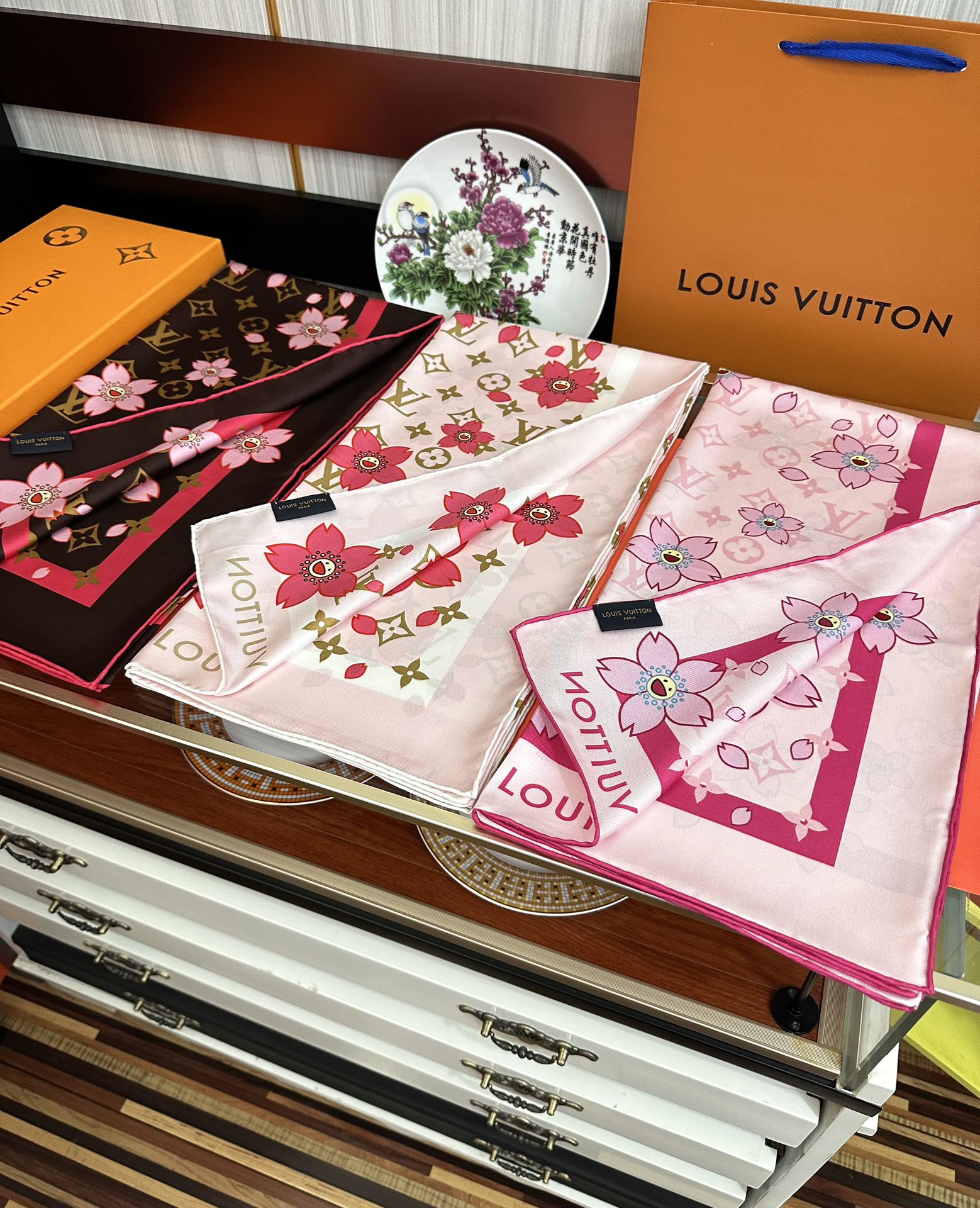 LOUIS VUITTON LV SCARF 90 CM IN SILK 723123
