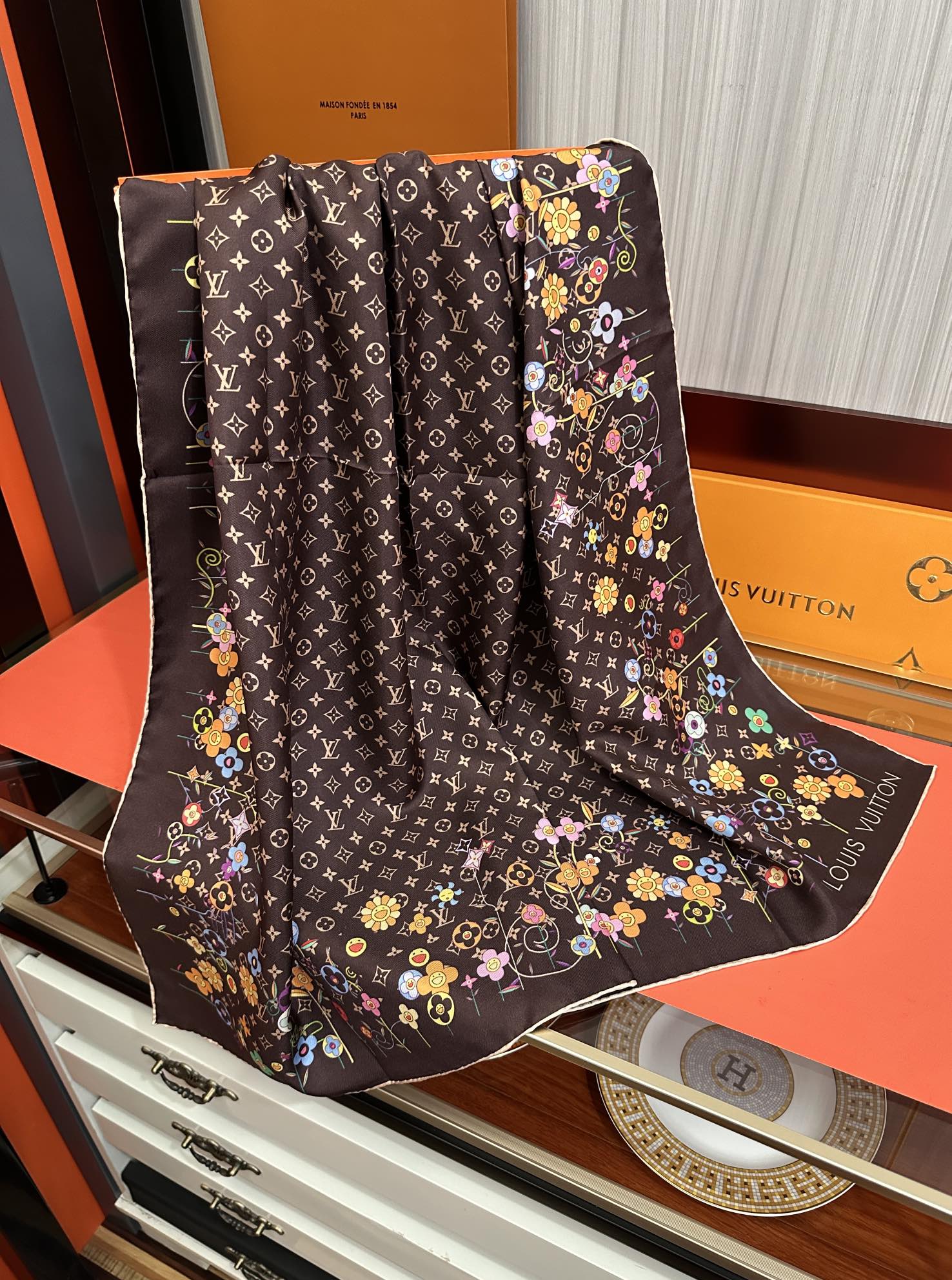 LOUIS VUITTON LV SCARF 90 CM IN SILK 730542