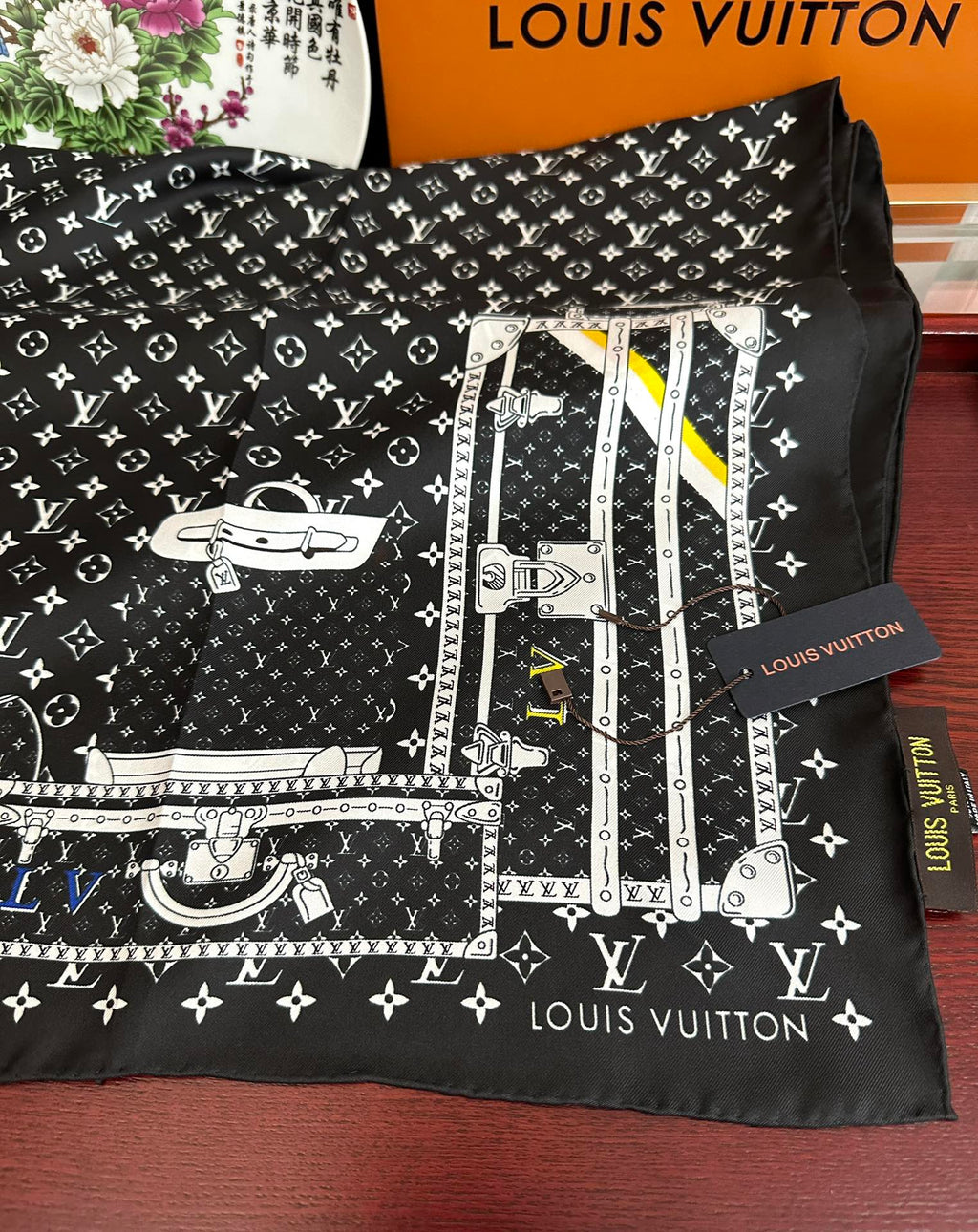 LOUIS VUITTON LV SCARF 90 CM IN SILK 733839