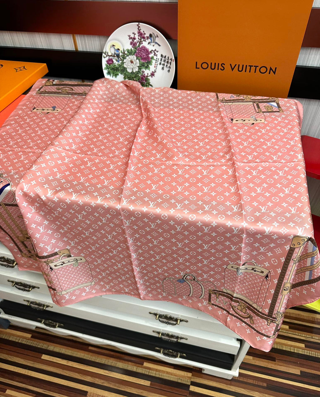 LOUIS VUITTON LV SCARF 90 CM IN SILK 733840