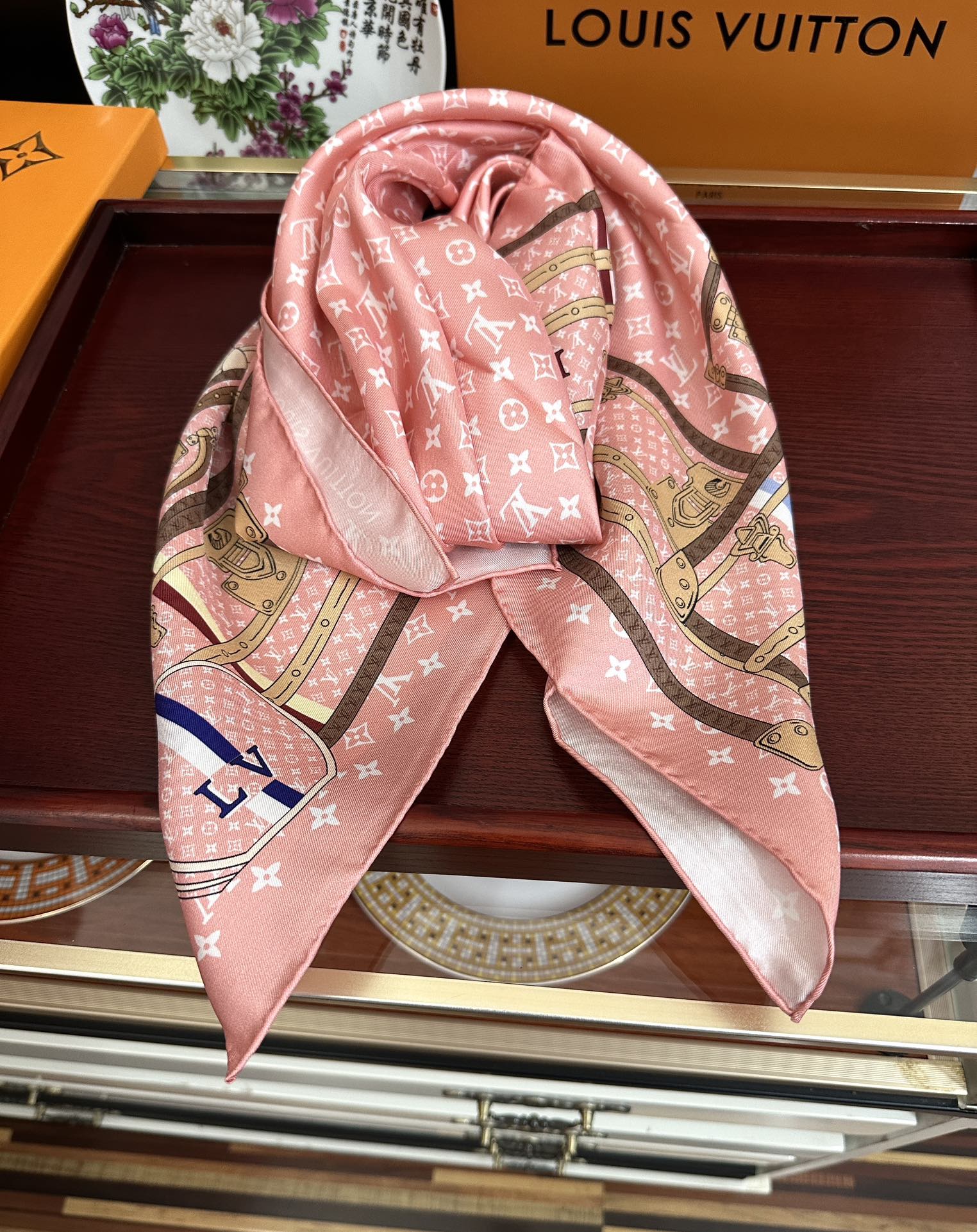 LOUIS VUITTON LV SCARF 90 CM IN SILK 733840